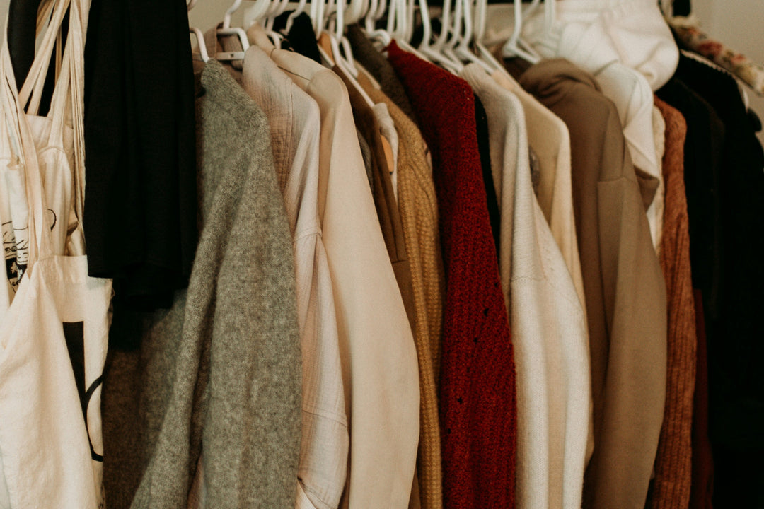 Mühelose Eleganz: So baust du eine zeitlose Garderobe auf