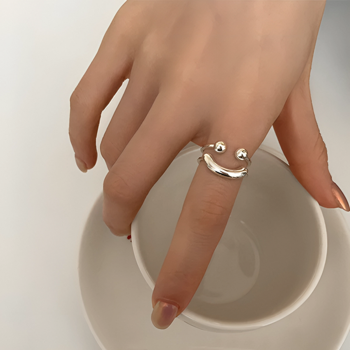 Smiley-Verstellring - Minimalistischer, stapelbarer Statement-Ring
