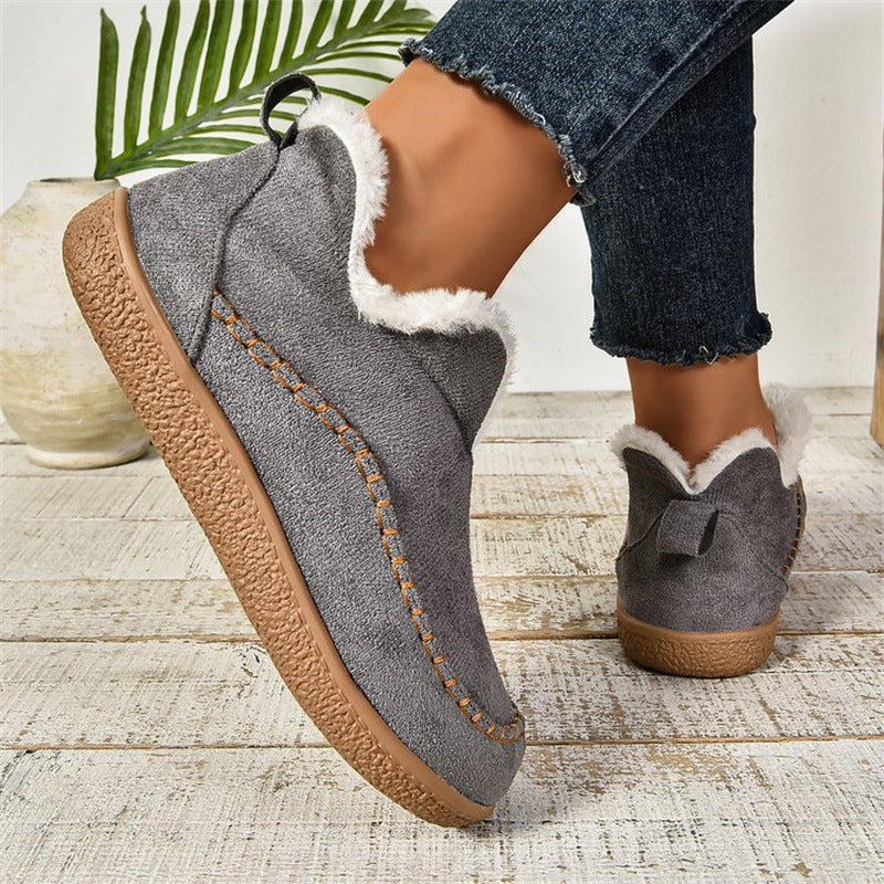 Gefütterte Damen-Stiefeletten mit V-Ausschnitt und flacher Sohle
