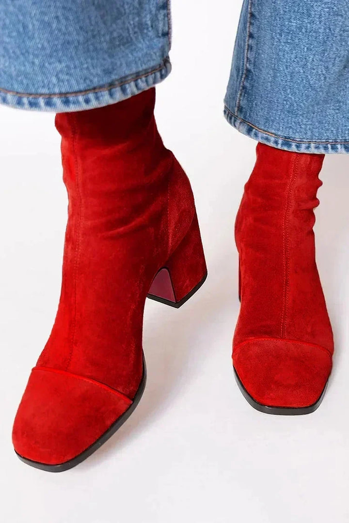 Elegante Damenstiefel mit Absatz