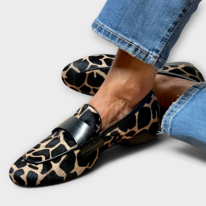 Loafer mit Leopardenmuster und Kontrastbesatz | Strukturierter Slip-On-Schuh