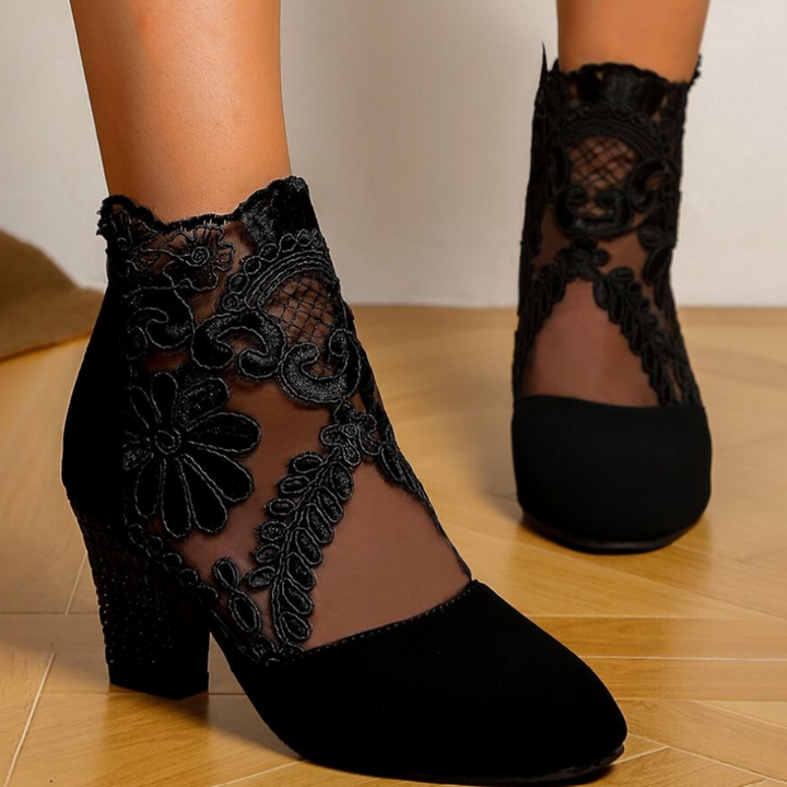 High Heels mit gesticktem Spitzendesign