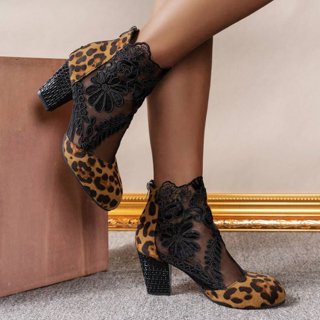High Heels mit gesticktem Spitzendesign