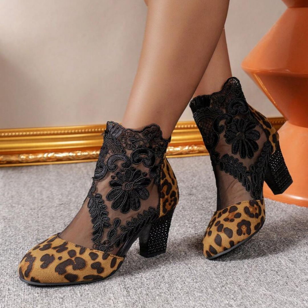 High Heels mit gesticktem Spitzendesign