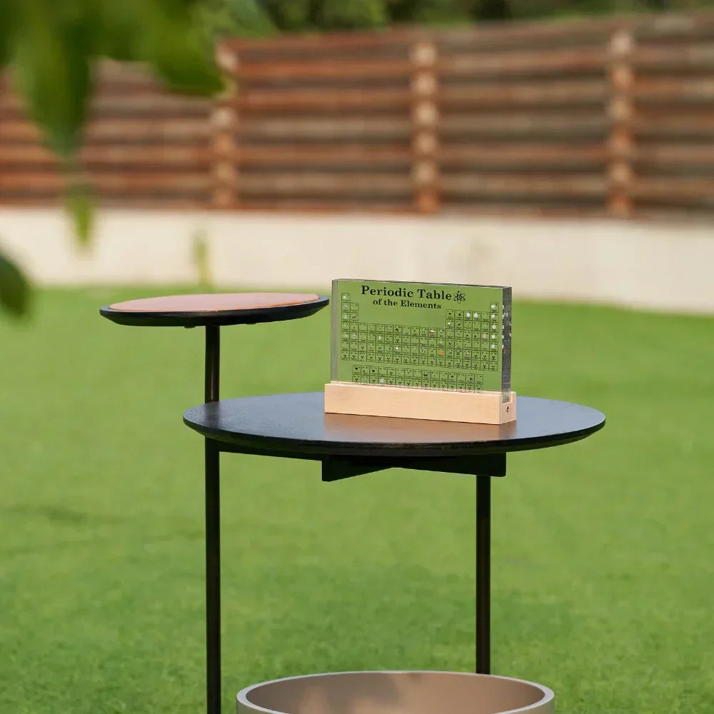 Beleuchtete Periodensystem-Tafel mit echten Elementen - Elementa