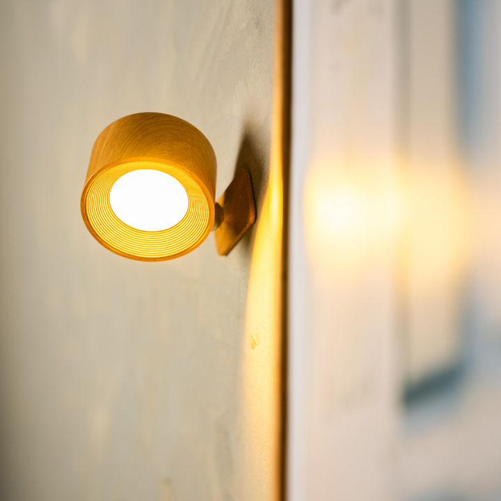 Kabellose LED-Wandlampe mit 360°-Drehung, Touch-Dimmung, 3 Lichtfarben und USB-C-Akku