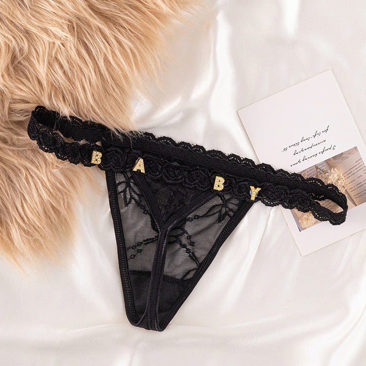 LaceFlair personalisierte Spitzen‑Dessous mit Kristallbuchstaben