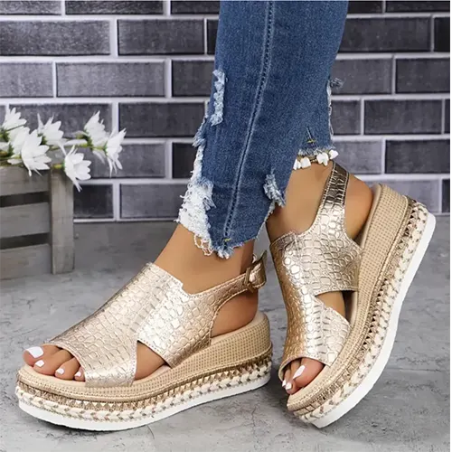 Stilvolle Plateausandalen für Damen