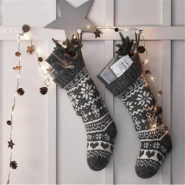 Lichterkette mit Tannenzapfen oder Sternen, 2 m mit 20 warmweissen LEDs