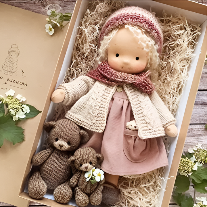 Handgefertigte Waldorf-Kuschelpuppe