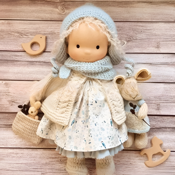 Handgefertigte Waldorf-Kuschelpuppe