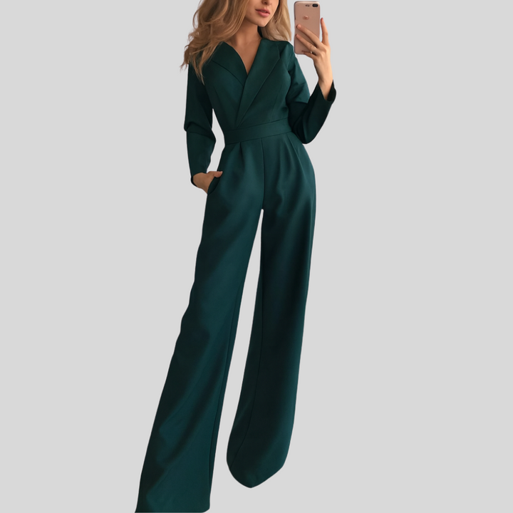 Jumpsuit mit breiten Trägern – klarer Einteiler-Stil