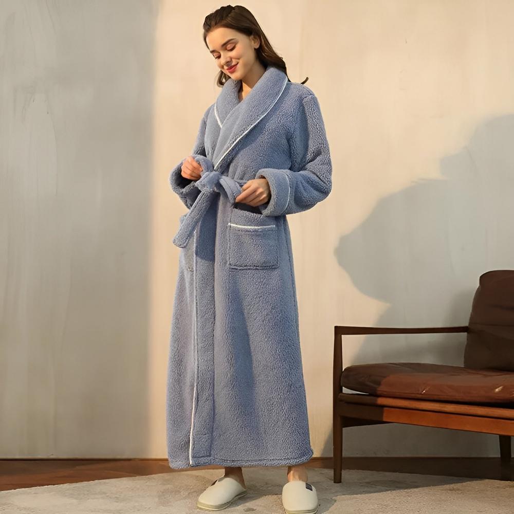 Luxuriöser, warmer und bequemer Fleece-Bademantel