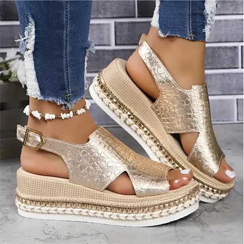 Stilvolle Plateausandalen für Damen