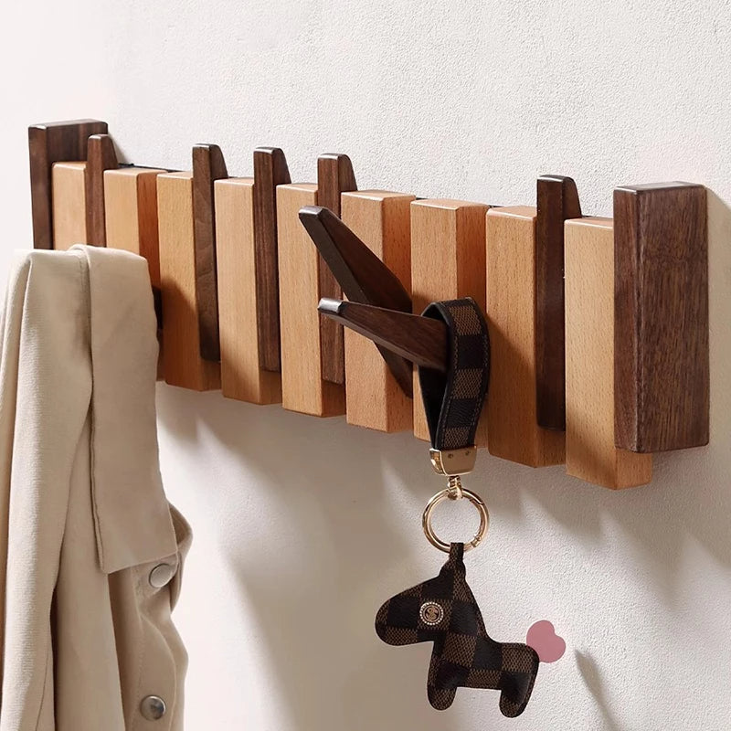 Wandgarderobe aus Holz – klappbare Haken mit minimalistischem Design