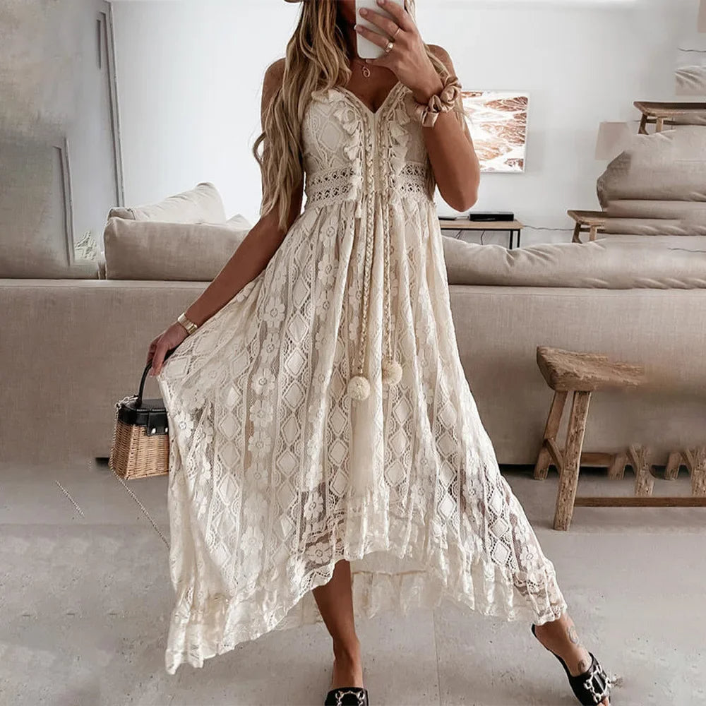 Boho-Kleid mit Spitzenband und Quasten