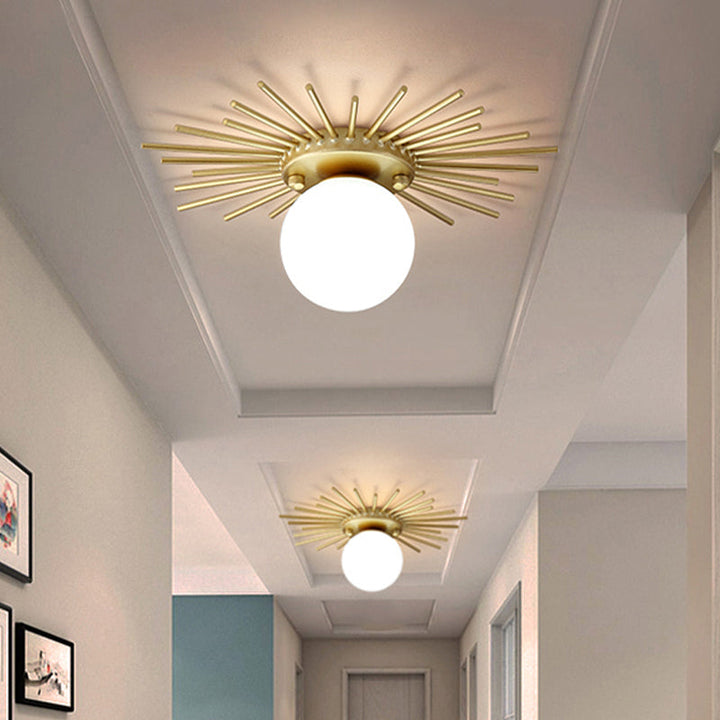 Kugelförmige Deckenlampe mit Lampenschirm aus mattem Glas, minimalistisch, 1-flammig, Deckenmontage in Gold