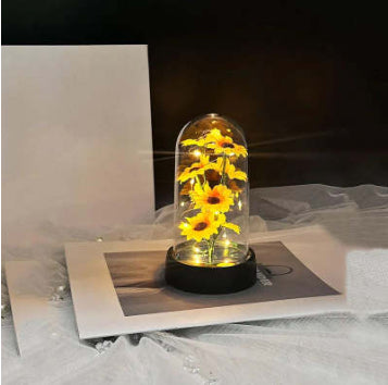 Rose unter Glaskuppel mit LED-Licht, romantisches Geschenk