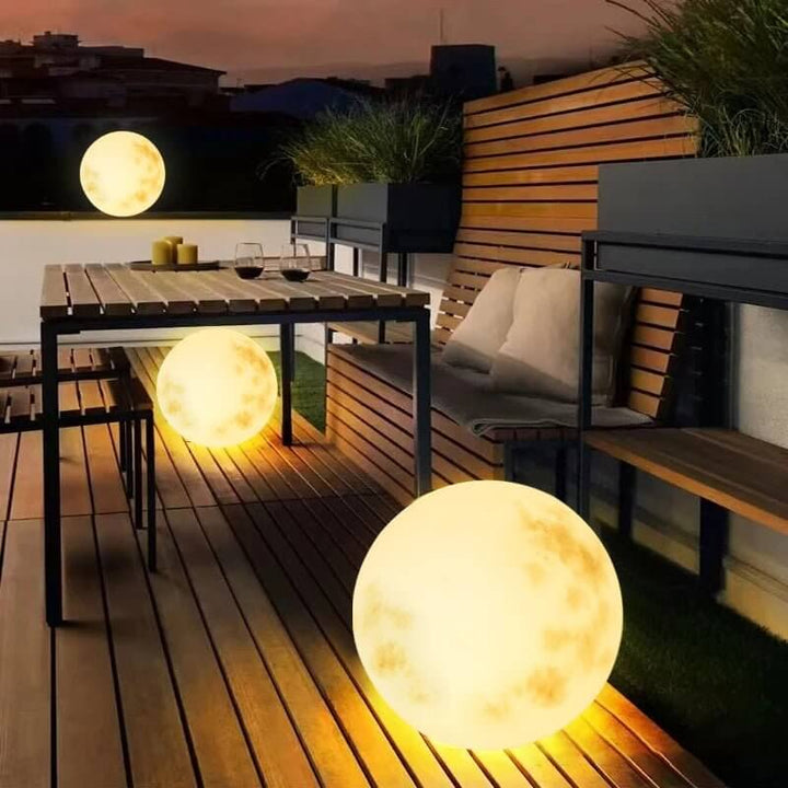 Gartenlampe in Mondform