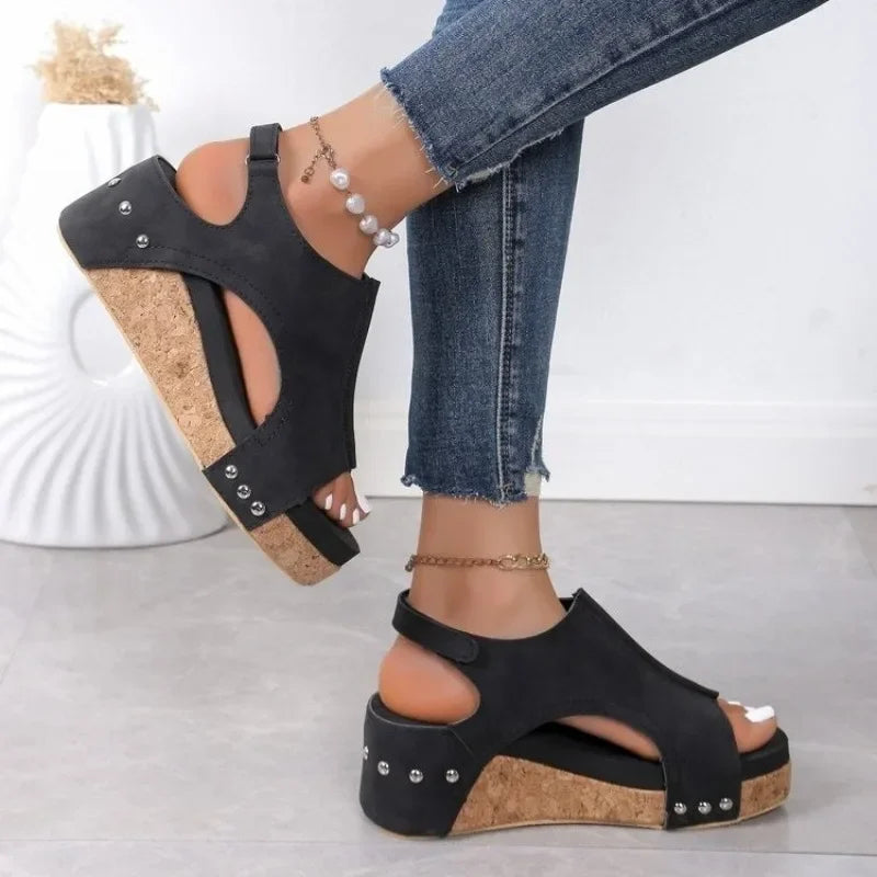 Keilsandalen – Stilvoll & Bequem für den Sommer
