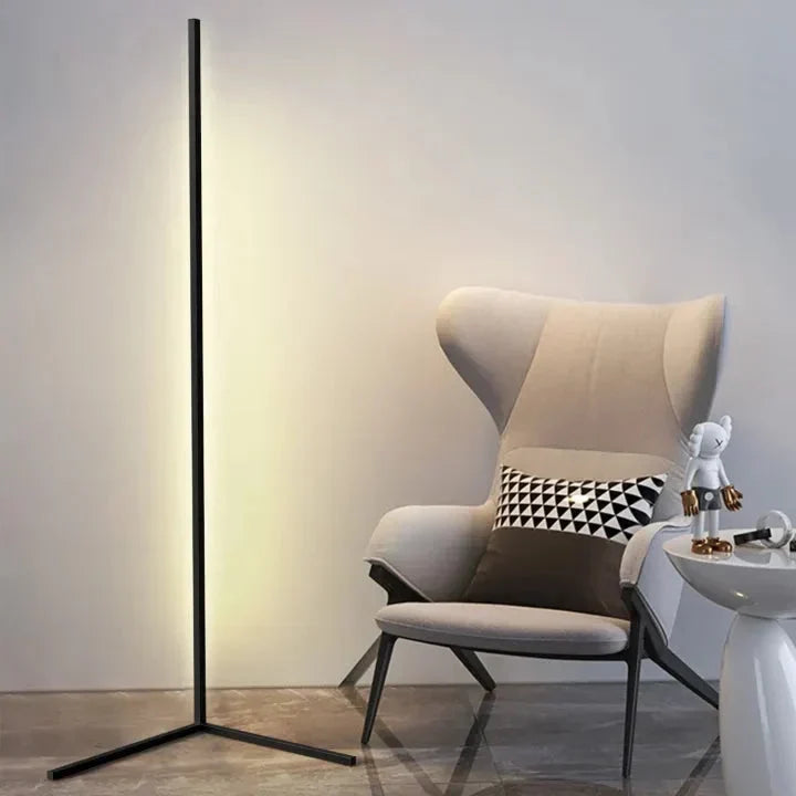 Dimmbare LED-Eck-Stehleuchte mit Fernbedienung