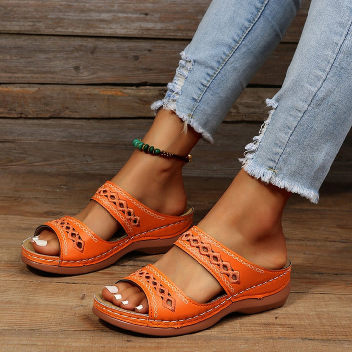 Damen-Sommersandalen mit doppeltem Riemen und Keilabsatz
