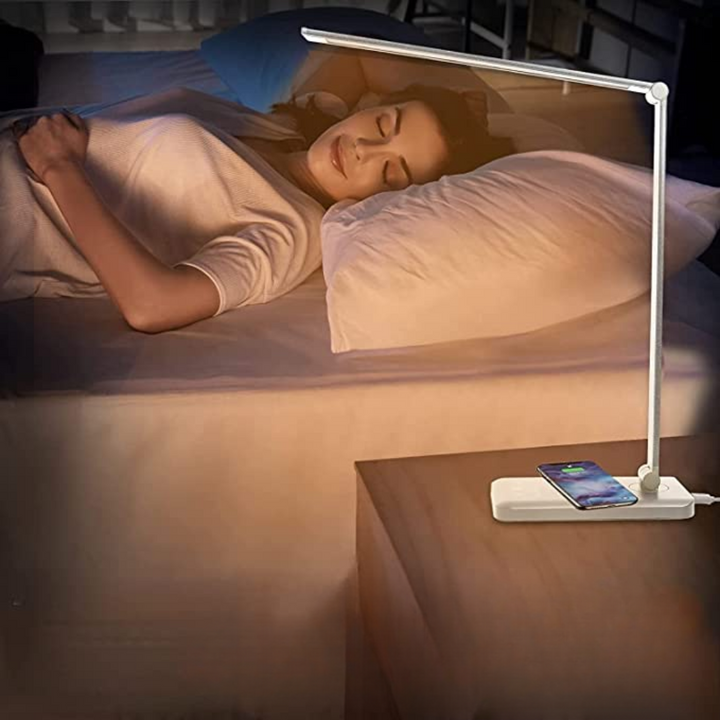 Moderne Verstellbare LED-Schreibtischlampe mit USB-Ladeanschluss - BrightEase