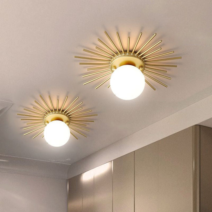 Kugelförmige Deckenlampe mit Lampenschirm aus mattem Glas, minimalistisch, 1-flammig, Deckenmontage in Gold
