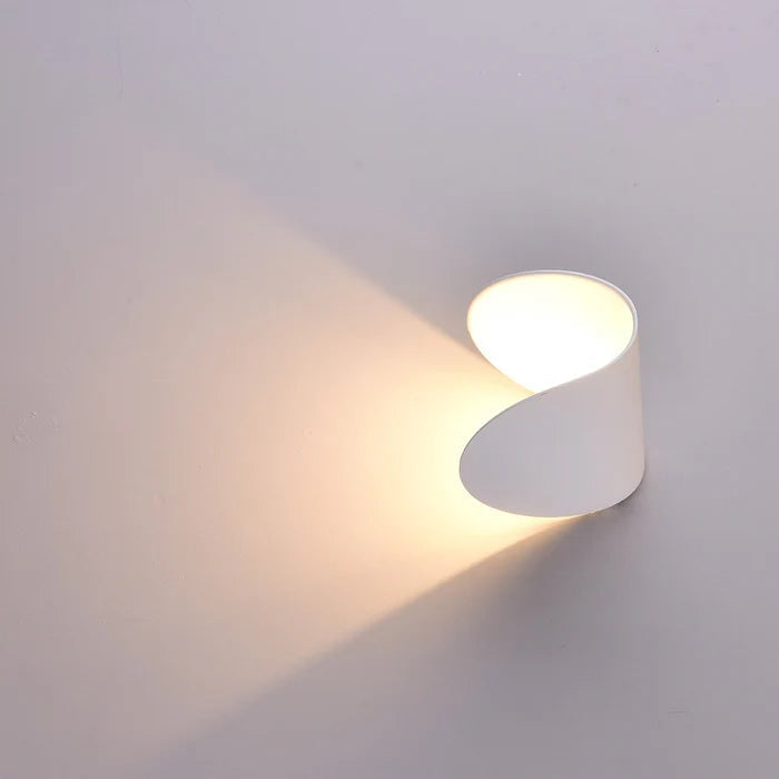 Verstellbare Up-Down-LED-Wandleuchte – warmes Ambientlicht, modernes Design