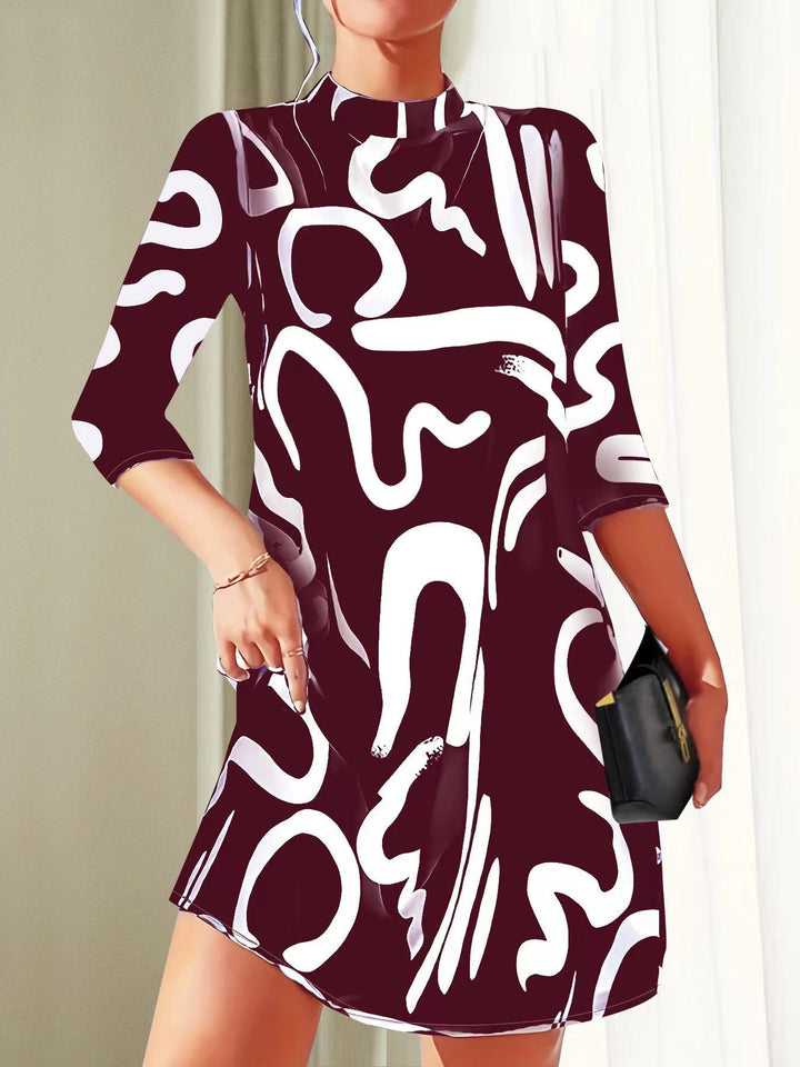 Elegantes Sommerkleid mit Spitzenärmeln und taillierter Passform