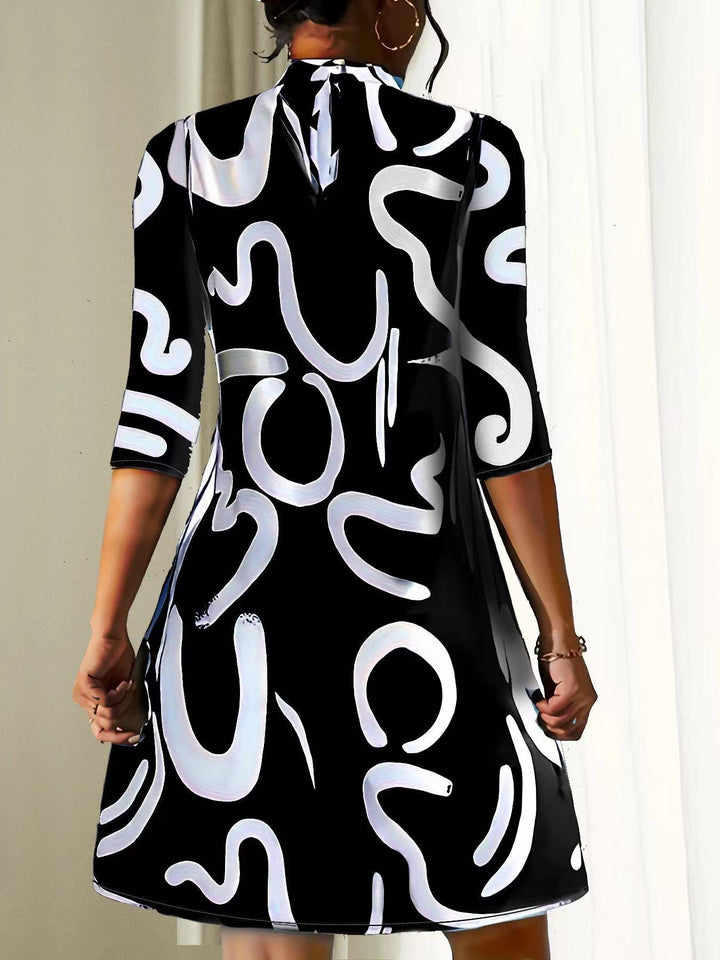 Elegantes Sommerkleid mit Spitzenärmeln und taillierter Passform