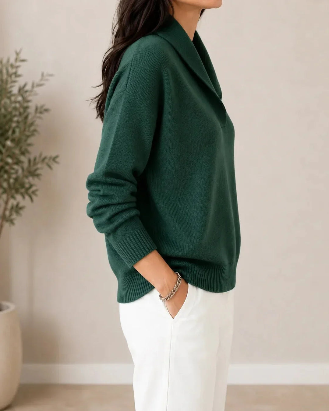 Weicher V-Ausschnitt-Pullover mit Schalkragen