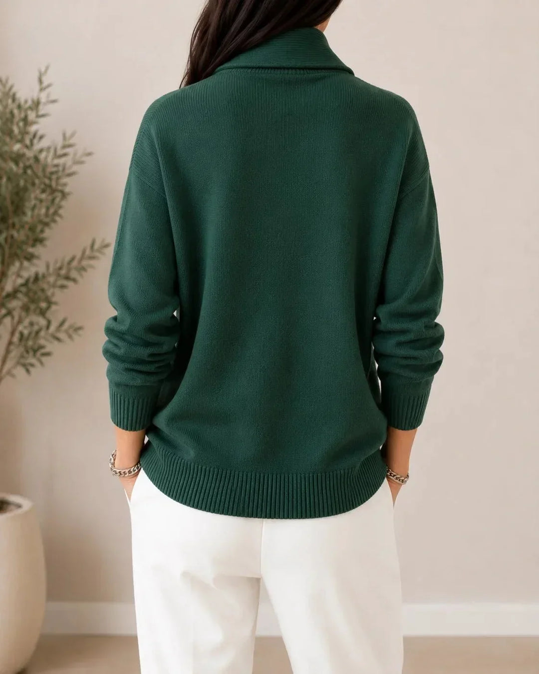 Weicher V-Ausschnitt-Pullover mit Schalkragen