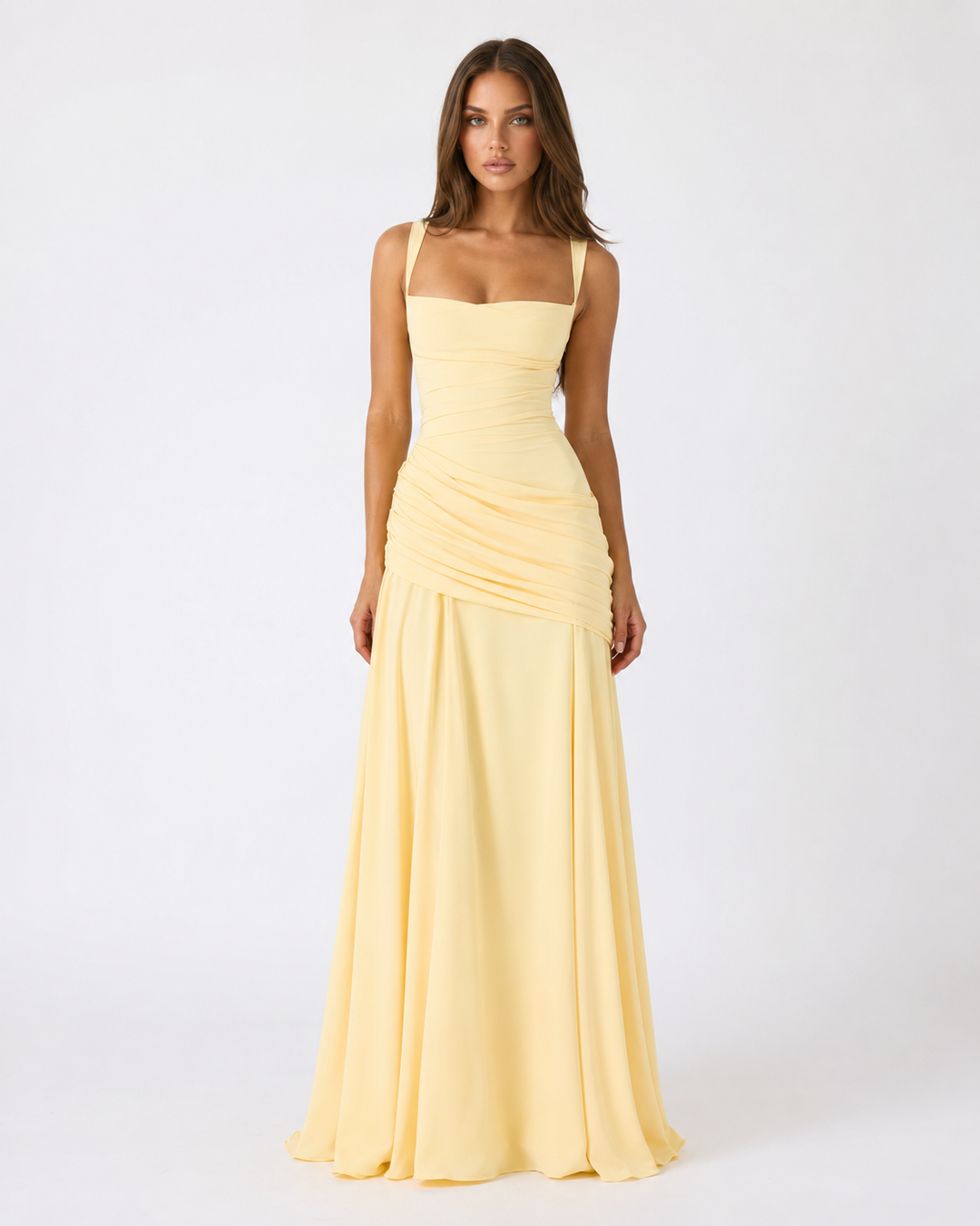 Fließendes Maxikleid aus Chiffon mit Wasserfallausschnitt und Schnürung am Rücken