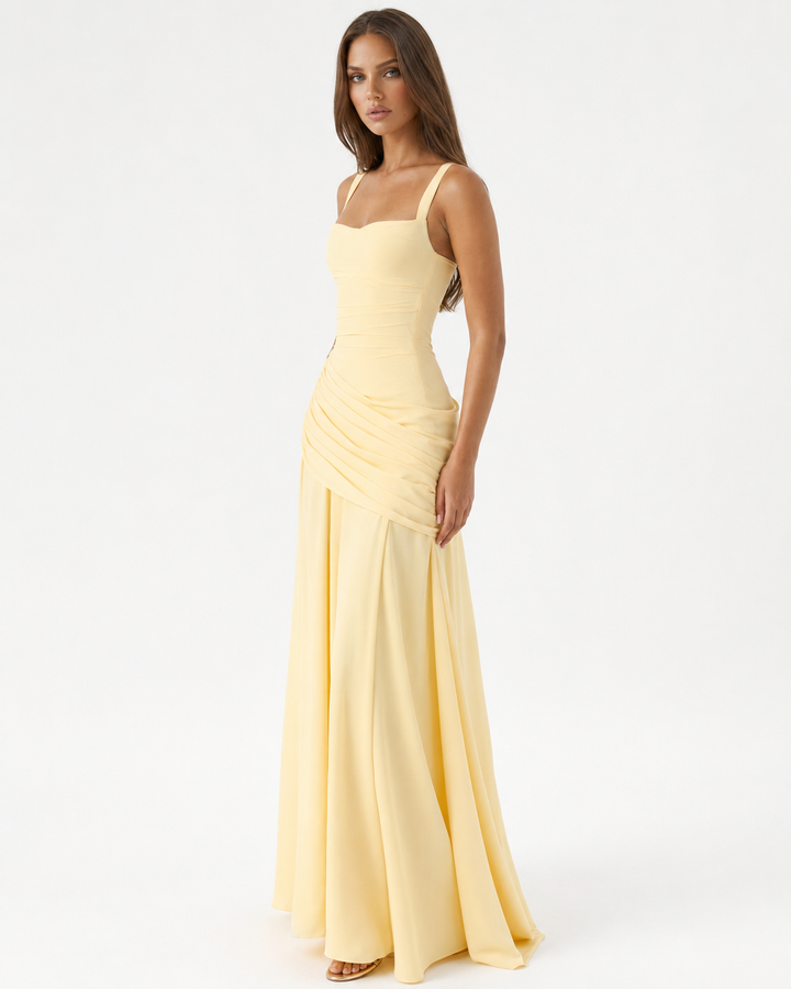 Fließendes Maxikleid aus Chiffon mit Wasserfallausschnitt und Schnürung am Rücken