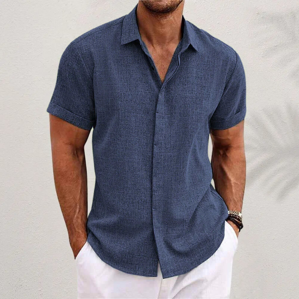 Klassisches Herren-Kurzarmhemd mit Knopfleiste und ausgestelltem Kragen