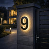 LED-Hausnummernschild mit Hintergrundbeleuchtung – moderne, beleuchtete Eingangsplakette