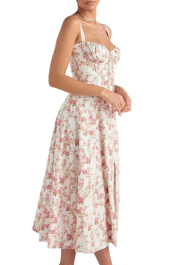 Blumiges, tailliertes Kleid