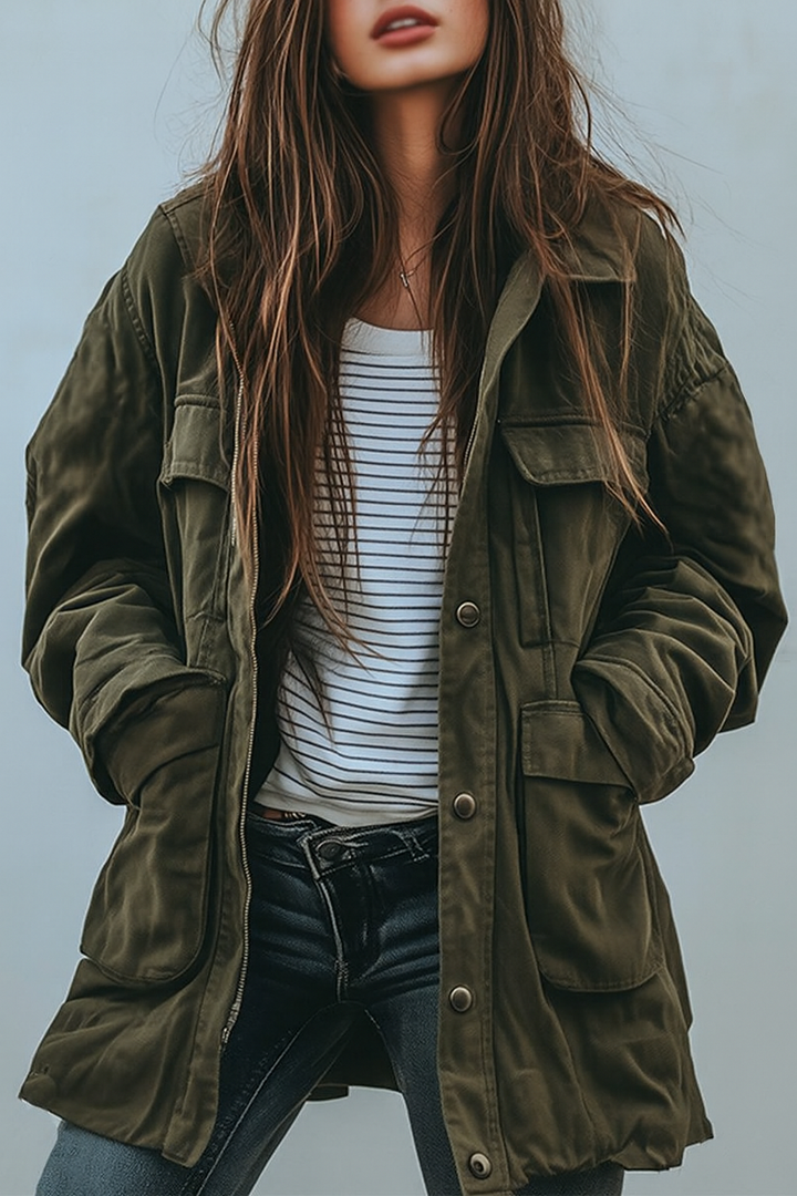 Damen-Utility-Jacke in Grün, lockere Passform im Militärstil mit Taschen