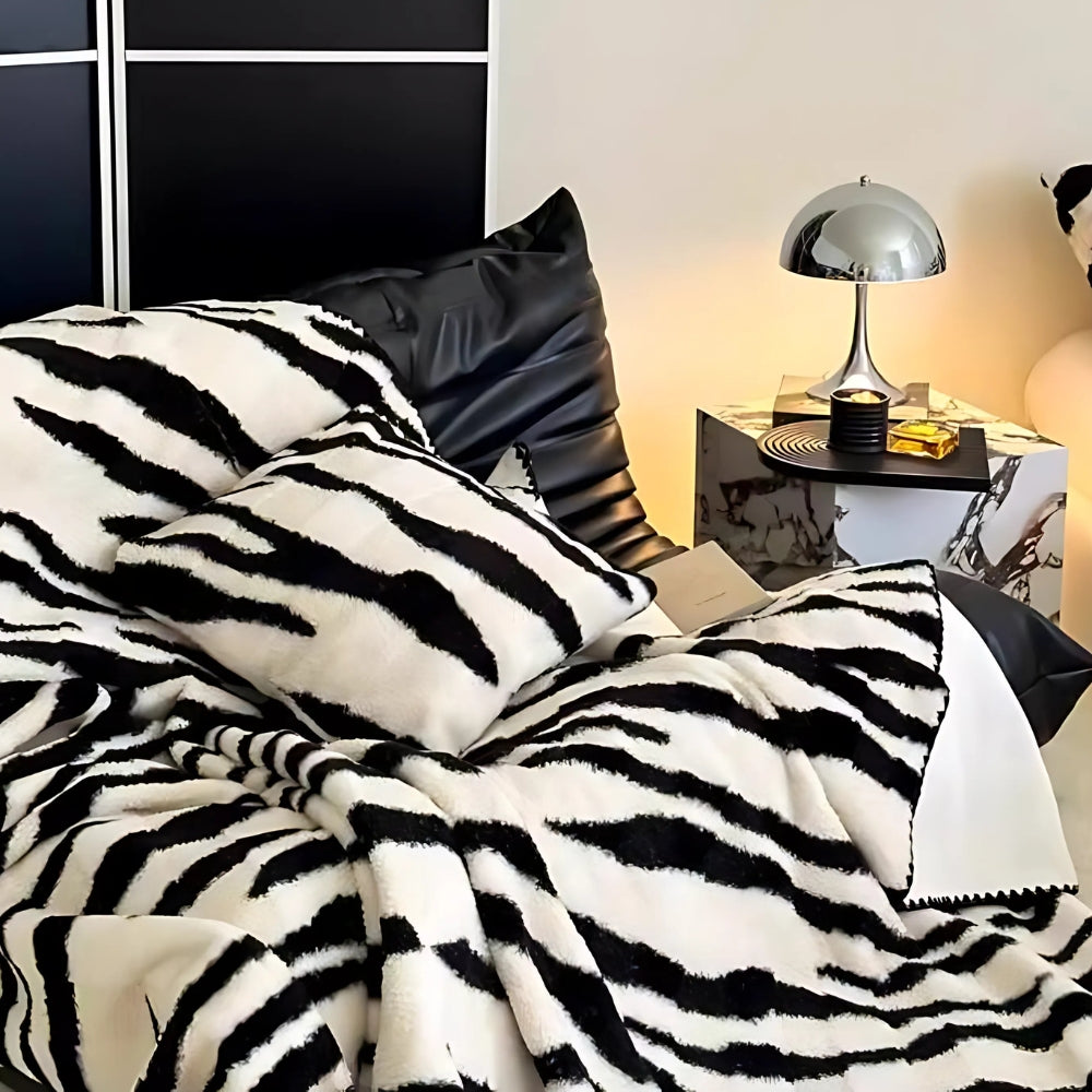 Luxuriöse Zebra Print Fleece Decke für Gemütlichkeit und Stil