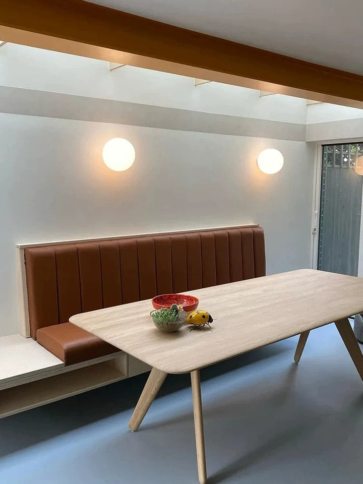 Moderne LED-Wandleuchte mit Kugel aus Satinglas, 1-flammig
