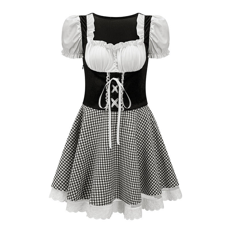 Kurzes Oktoberfest Dirndlkleid mit Karomuster und Spitzenapplikation