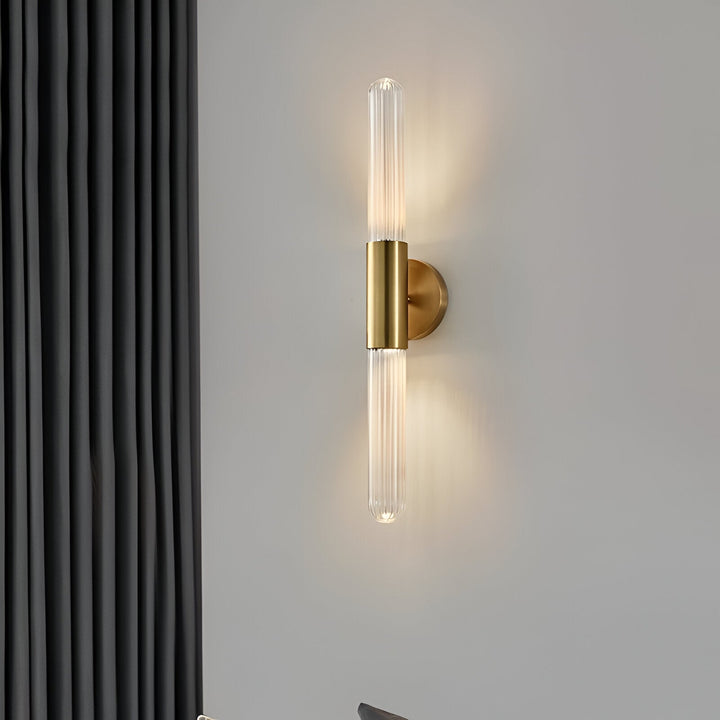 Nordische Wandleuchte aus Wasserwellenglas in Messing mit 1 LED-Licht
