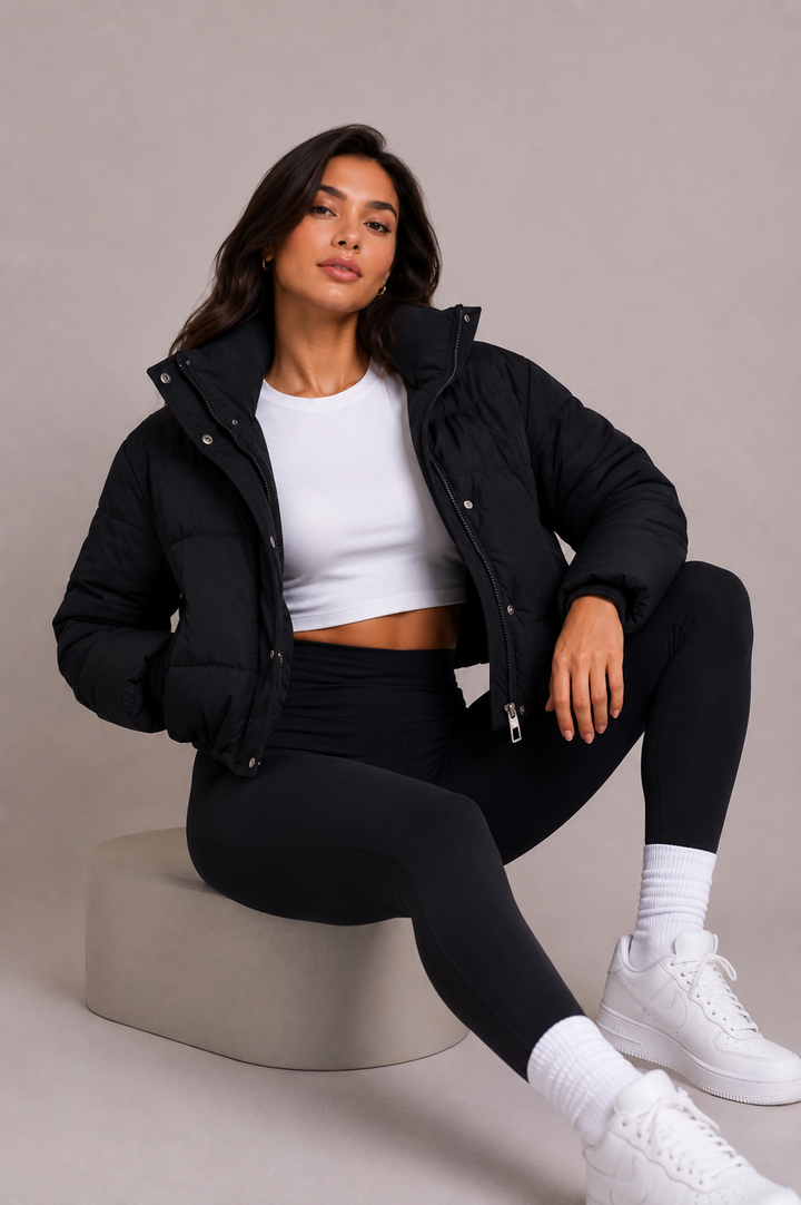 Damen Kurze Steppdaunenjacke mit Kapuze mit enger Passform