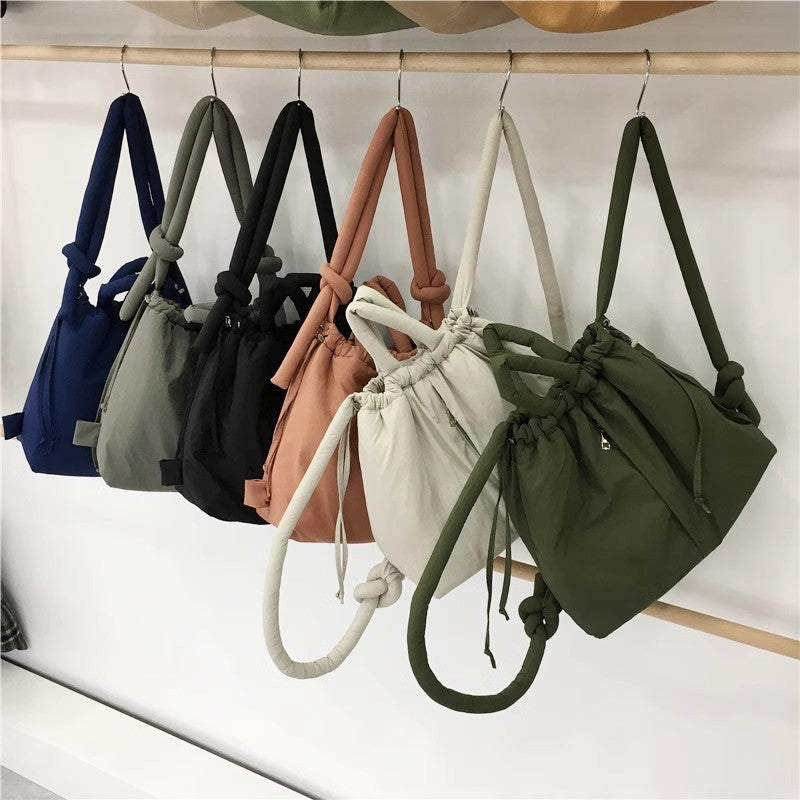 Einzigartige Puffer-Handtasche mit trendigem Volumen - Riva