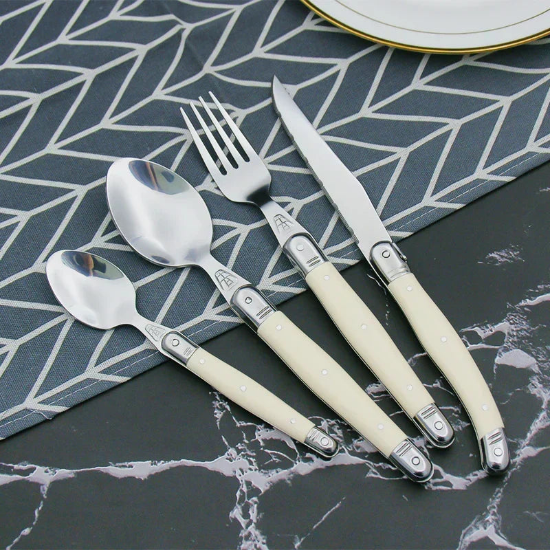 IvoryElegance – Luxuriöses Laguiole-Besteckset mit zeitlosem Stil