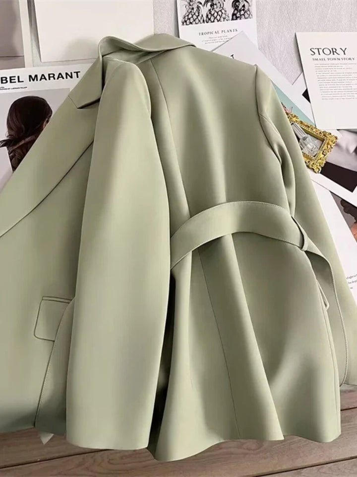 Nora | Stylischer Blazer mit Gürtel für einen Modernen Look