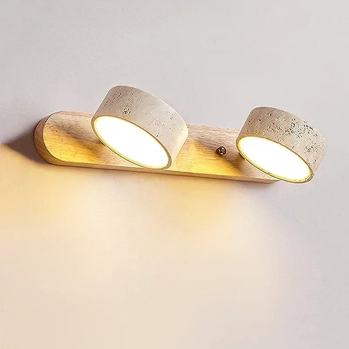 Moderne LED-Wandleuchte mit drehbaren Steinschirmen und Holzsockel