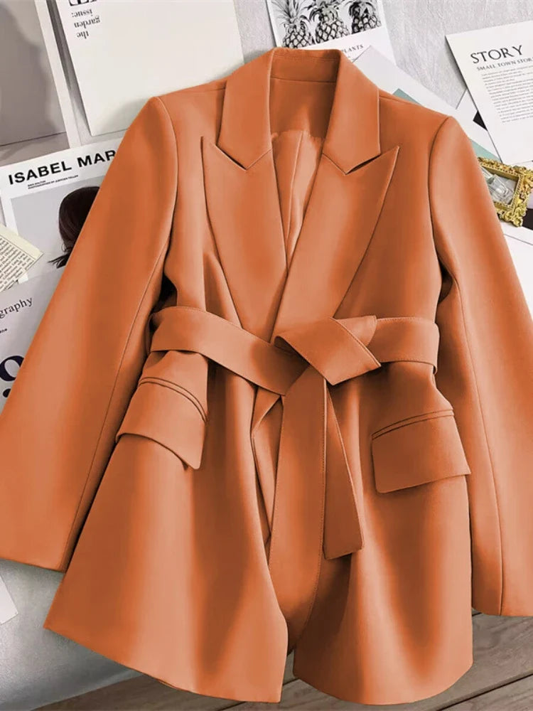Nora | Stylischer Blazer mit Gürtel für einen Modernen Look