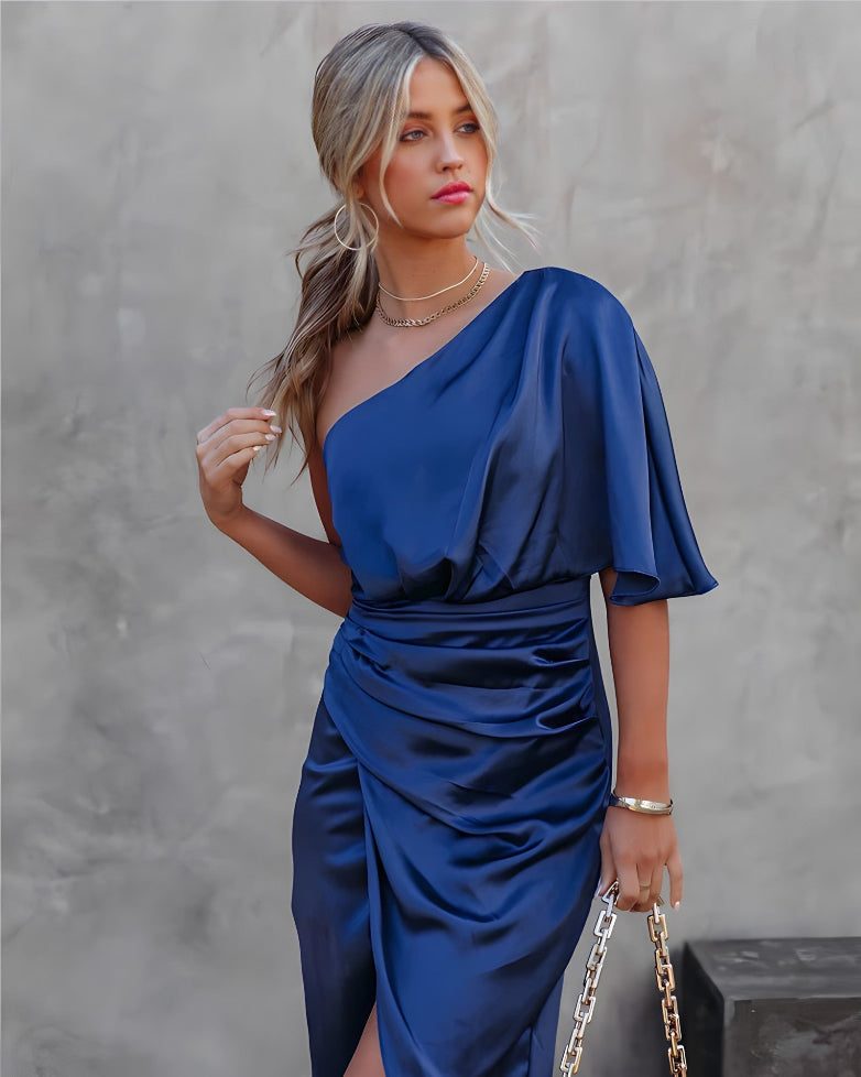 Asymmetrisches Off-Shoulder-Kleid